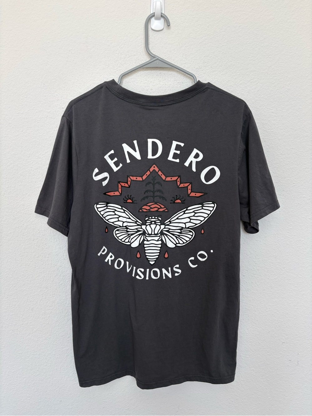 NWOT Men's Sendero Provisions Co. Graphic Tee Short Sleeve Large Charcoal Gray